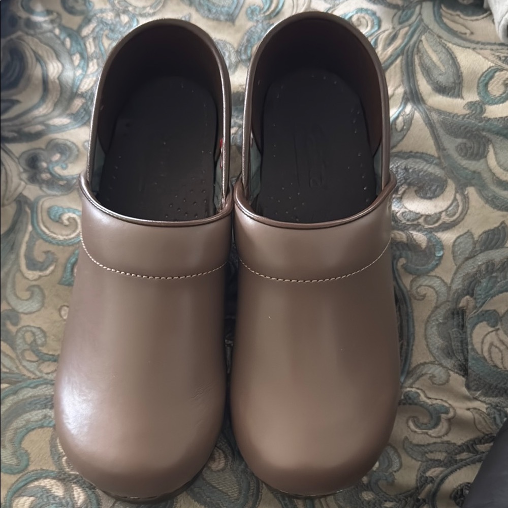 Sanita Leather Clogs